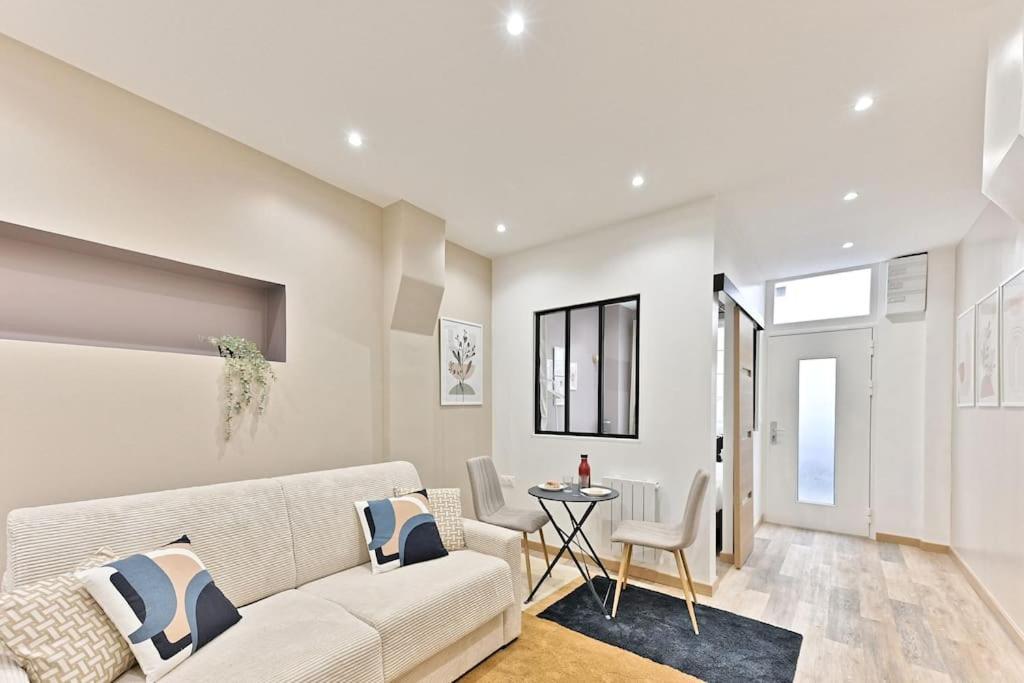 Place De La Nation Apartment *